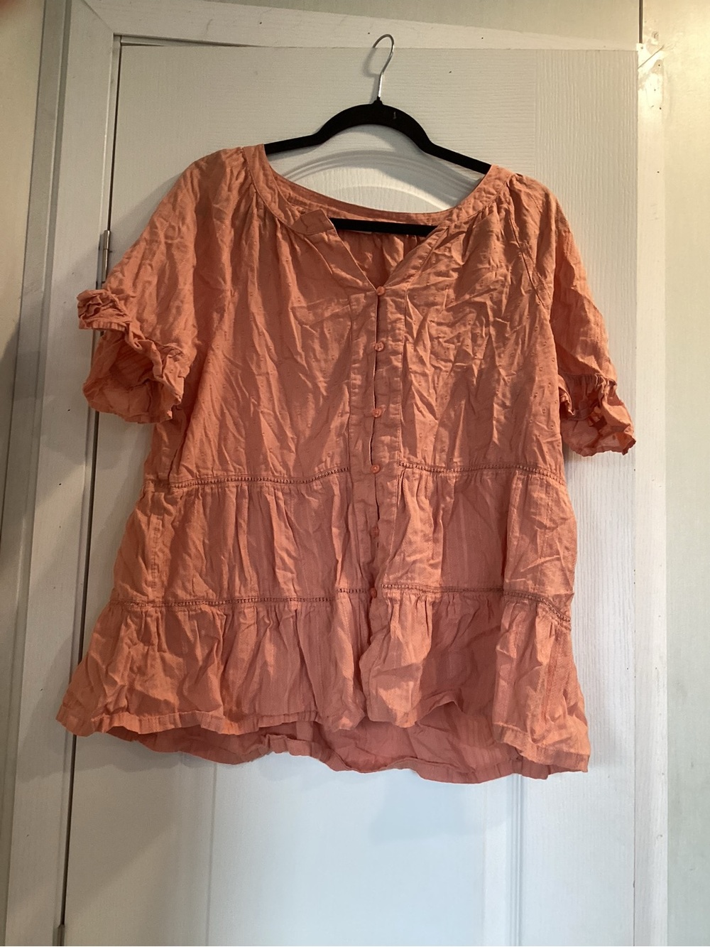 Wonderly Peach Button-Front Tiered blouse XL EUC